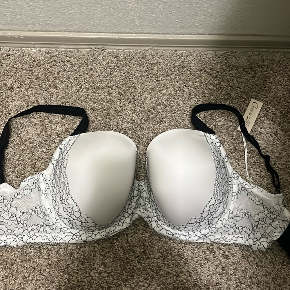 White and black Camio mio lightly lined bra
